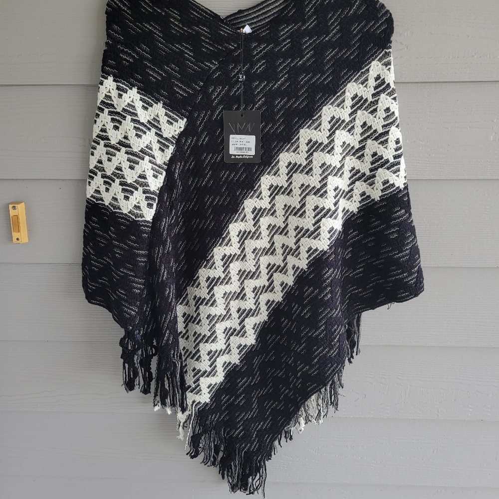 White Mark Poncho OS